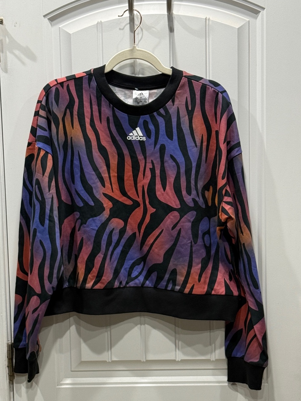 adidas Women’s Size L Better Cotton Tiger Print Cropped Sweatshirt NWT